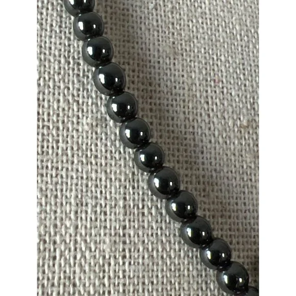 Heart Hematite Pendant Necklace -- 18" - Picture 4 of 9